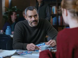 Thomas Liebenwerda (Michael Klammer), Carla Nowak (Leonie Benesch).