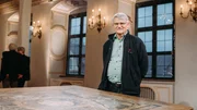 Benediktbeurer-Tisch mit einer einzigartigem Kunstmarmor-Platte - wohl &uuml;ber 300 Jahre alt.