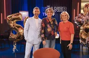 Zum 50. Geburtstag des K&ouml;lner Treff nimmt die 45-min&uuml;tige Dokumentation die Zuschauerinnen und Zuschauer mit auf eine Reise durch f&uuml;nf Jahrzehnte Fernseh- und Zeitgeschichte. Im Mittelpunkt steht eine Sendung, die Generationen von G&auml;sten, Themen und Publikum gepr&auml;gt hat - und dabei immer auch ein Spiegel ihrer Zeit war. Susan Link (r) und Micky Beisenherz (l) begleiten den R&uuml;ckblick und &ouml;ffnen den Blick auf pr&auml;gende Gespr&auml;che, au&szlig;ergew&ouml;hnliche G&auml;ste und Augenblicke, die im Ged&auml;chtnis geblieben sind. - Susan Link und Micky Beisenherz mit Gespr&auml;chsgast Bettina B&ouml;ttinger (Mitte), langj&auml;hrige "K&ouml;lner Treff"-Moderatorin.