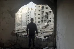 Blick auf die zerst&ouml;rten Vororte im S&uuml;den von Beirut