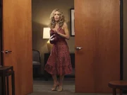Detective Chuck Vances Verdacht, dass Bree in das Verschwinden von Alejandro verwickelt ist, w&auml;chst, w&auml;hrend Lynette (Felicity Huffman) versucht ihre Ehe zu retten ...