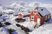 Das Rote Haus in verschneiter Winterlandschaft: Es ist für Robert Peroni die Verwirklichung eines Lebenstraums. Das Rote Haus in verschneiter Winterlandschaft: Es ist für Robert Peroni die Verwirklichung eines Lebenstraums.