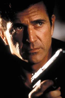 Martin Riggs (Mel Gibson)  +++ Die Verwendung des sendungsbezogenen Materials ist nur mit dem Hinweis und Verlinkung auf RTL+ gestattet. +++