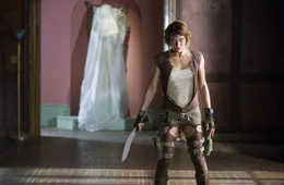 Alice (Milla Jovovich).