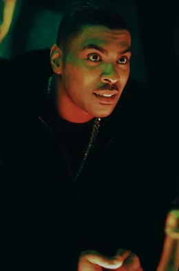 Regisseur Michael Ellis stellt Honey auf einer Aftershowparty dem S&auml;nger Ginuwine (Bild) vor. Er will Honey sofort als Choreographin f&uuml;r sein kommendes Video buchen. Die T&auml;nzerin aus der Bronx ist hin und weg von diesem Angebot.