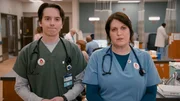 l-r: Mekki Leeper als Matt, Allison Tolman als Alex