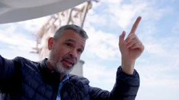 Pepe Bernal am historischen Torre del Cable in Marbella.