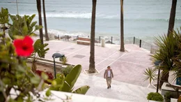 Pablo Villarroel an der Strandpromenade von Marbella.
