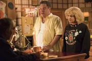 Murray Goldberg (Jeff Garlin, l.); Beverly Goldberg (Wendi McLendon-Covey, r.) Murray Goldberg (Jeff Garlin, l.); Beverly Goldberg (Wendi McLendon-Covey, r.)