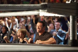 L-R: Max Kenton (Dakota Goyo), Charlie Kenton (Hugh Jackman