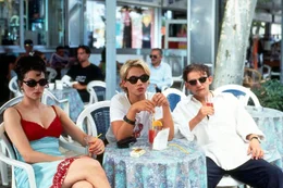 Xaviers (Dominique Horwitz) &uuml;bergro&szlig;e Liebe hat schlie&szlig;lich Marie (Jennifer Nitsch, mi.) besiegt. Nun f&auml;hrt man zu dritt auf die sch&ouml;ne italienische Insel. Da sieht Hannah (Martina Gedeck) Xaver, den Arzt, der mit einer falschen Visitenkarte das ganze Chaos angerichtet hatte und nimmt auf ihre Art wunderbare Rache.