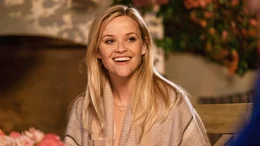 Alice (Reese Witherspoon)
