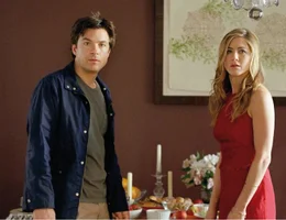 Die 40-j&auml;hrige Kassie (Jennifer Aniston, r.) hat einen Wunsch: Sie will endlich ein Baby! Da sie jedoch Single ist, muss sie die Sache selbst in die Hand nehmen. Trotz all der Einw&auml;nde ihres besten Freundes Wally (Jason Bateman, l.) soll mithilfe eines Samenspenders ihr Wunsch endlich in Erf&uuml;llung gehen ...