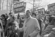 Der republikanische Präsidentschaftskandidat Ronald Reagan und seine Frau Nancy bei einer Wahlveranstaltung in New Hampshire, USA Der republikanische Präsidentschaftskandidat Ronald Reagan und seine Frau Nancy bei einer Wahlveranstaltung in New Hampshire, USA