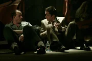 Danny Taylor (Enrique Murciano, r.) kann nicht glauben, was mit seinem Bruder Rafael (Alex Fernandez, l.) geschehen ist ...