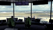 Totale aus dem neuen Vorfeld-Tower am Terminal 3. Totale aus dem neuen Vorfeld-Tower am Terminal 3.