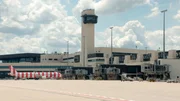 Der neue Vorfeld-Tower am Terminal 3. Der neue Vorfeld-Tower am Terminal 3.