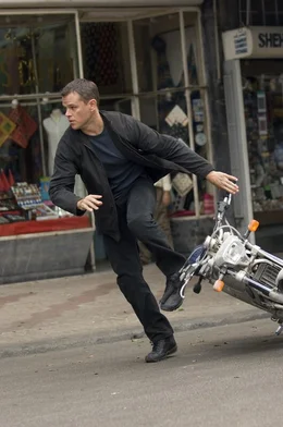 Der letzte Treadstone-Agent (Matt Damon) wandelt sich vom Gejagten zum J&auml;ger. Er will herausfinden, wer die M&auml;nner sind, die ihn in eine kaltbl&uuml;tige Killermaschine verwandelten.