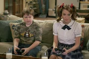 Haben jede menge Spaß miteinander: Jake (Angus T. Jones, l.) und Kandi (April Bowlby, r.) ... Haben jede menge Spaß miteinander: Jake (Angus T. Jones, l.) und Kandi (April Bowlby, r.) ...