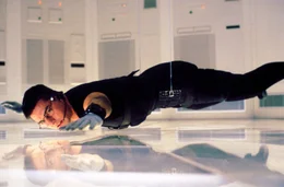 Dem Top-Agenten Ethan Hunt (Tom Cruise) gelingt es, bis in den Hochsicherheitsraum des Zentralcomputers im CIA-Hauptquartier in Langley zu gelangen ...