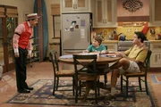 (v.l.n.r.) Alan Harper; Jake Harper; Charlie Harper