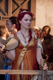 Will Crixus' Tod: Lucretia (Lucy Lawless) ...