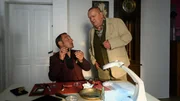 Doch dann findet die SOKO Wismar Goldschmuck am Tatort. Was es damit auf sich hat, versucht Jan-Hinrich Reuter (Udo Kroschwald, r.) bei einem alten Bekannten herauszufinden, dem Antiquitäten-Spezialisten Martin Kellermann (Boris Aljinovic, l.). Handelt es sich bei dem Fundstück etwa um echtes Gold aus Troja? Doch dann findet die SOKO Wismar Goldschmuck am Tatort. Was es damit auf sich hat, versucht Jan-Hinrich Reuter (Udo Kroschwald, r.) bei einem alten Bekannten herauszufinden, dem Antiquitäten-Spezialisten Martin Kellermann (Boris Aljinovic, l.). Handelt es sich bei dem Fundstück etwa um echtes Gold aus Troja?