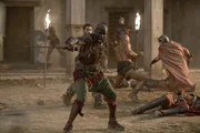Gemeinsam mit Drago (Peter Mensah) und den anderen Gladiatoren r&auml;cht sich Spartacus f&uuml;r die erlittenen Qualen und Verluste blutig ...