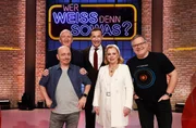 Moderator Kai Pflaume (M.) und seine Rateteam-Kapitäne Bernhard Hoëcker (l.) und Elton (r.) begrüßen in dieser Sendung den Komiker und Musiker Mike Krüger (2.v.l.) und die Moderatorin Marijke Amado (2.v.r.). Moderator Kai Pflaume (M.) und seine Rateteam-Kapitäne Bernhard Hoëcker (l.) und Elton (r.) begrüßen in dieser Sendung den Komiker und Musiker Mike Krüger (2.v.l.) und die Moderatorin Marijke Amado (2.v.r.).