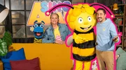Biene Maja hat Geburtstag. Das muss gefeiert werden - natürlich mit viel Musik! Eko Fresh hat für Maja sogar einen Geburtstags-Überraschungssong dabei. Biene Maja hat Geburtstag. Das muss gefeiert werden - natürlich mit viel Musik! Eko Fresh hat für Maja sogar einen Geburtstags-Überraschungssong dabei.