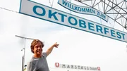 Checker Tobi am Eingang des Oktoberfestes. Weiteres Bildmaterial finden Sie unter www.br-foto.de.