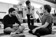 Imam Ferid Heider (li.) und Jonas (re.) in Neukölln: Können Glaube und Liebe den Zweifel auflösen? Imam Ferid Heider (li.) und Jonas (re.) in Neukölln: Können Glaube und Liebe den Zweifel auflösen?