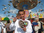 Reporter Willi Weitzel ist diesmal auf der Münchner Wiesn unterwegs. Reporter Willi Weitzel ist diesmal auf der Münchner Wiesn unterwegs.