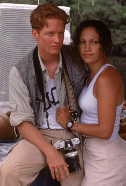 L-R: Dr. Steven Cale (Eric Stoltz) , Terri Flores (Jennifer Lopez)