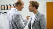 Berger (Jochen Horst, l.) tobt: Er bekommt den attraktiven Jungunternehmer Benedikt (Frederic Heidorn, r.) als Berater aufs Auge gedr&uuml;ckt.