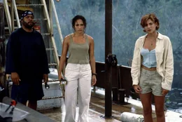 Danny Rich (O&rsquo;Shea "Ice Cube" Jackson, l.), Terri Flores (Jennifer Lopez, M.) und Denise Kalber (Kari Wuhrer, r.) machen eine schreckliche Entdeckung.