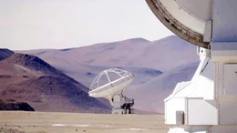 Im texanischen Starbase stehen findet man &uuml;berall Bodenstationen f&uuml;r Satellitenkommunikation oder Radaranlagen zur Verfolgung von Raketenfl&uuml;gen.