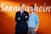 Jochen Horst als Berger und Ellenie Salvo Gonz&aacute;lez als Katja Neumann.