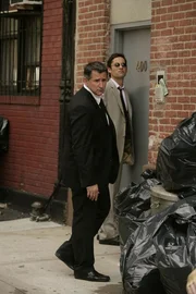 Jack Malone (Anthony LaPaglia) und Danny Taylor (Enrique Murciano). Jack Malone (Anthony LaPaglia) und Danny Taylor (Enrique Murciano).