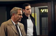 Geordie Keating (Robson Green, li.), Will Davenport (Tom Brittney, re.) Geordie Keating (Robson Green, li.), Will Davenport (Tom Brittney, re.)