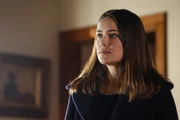 Liz (Megan Boone)