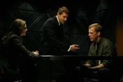 (v.l.n.r.) Dr. Brennan (Emily Deschanel); Booth (David Boreanaz); Pete Steckel (Tim Griffin)