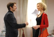 ARD STURM DER LIEBE FOLGE 1709. Veit (Guido Broscheit, l.) macht Natascha (Melanie Wiegmann, r.) ein verlockendes Angebot, wenn diese ihn nicht bei Marlene verrät. ARD STURM DER LIEBE FOLGE 1709. Veit (Guido Broscheit, l.) macht Natascha (Melanie Wiegmann, r.) ein verlockendes Angebot, wenn diese ihn nicht bei Marlene verrät.