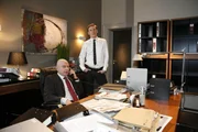 Dank Julius' Intervention geht die erste Runde zwischen Philip und Oliver zwar an Oliver (Prodromos Antoniadis, l.) - was er allerdings nicht ahnt, ist, dass Philip (Philipp Rpmann, r.) überraschend eine Verbündete bekommt ... Dank Julius' Intervention geht die erste Runde zwischen Philip und Oliver zwar an Oliver (Prodromos Antoniadis, l.) - was er allerdings nicht ahnt, ist, dass Philip (Philipp Rpmann, r.) überraschend eine Verbündete bekommt ...