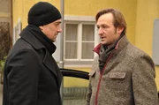 Mike ist sicher, dass Gregor f&uuml;r die zerst&ouml;rte Scheibe verantwortlich ist. Von links: Mike Preissinger (Harry Blank) und Gregor Brunner (Holger M. Wilhelm).