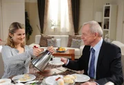 ARD Sturm der Liebe Folge 1703: Werner (Dirk Galuba, r.) rät Marlene (Lucy Scherer, l.), Veit als ihren Vater zu akzeptieren. ARD Sturm der Liebe Folge 1703: Werner (Dirk Galuba, r.) rät Marlene (Lucy Scherer, l.), Veit als ihren Vater zu akzeptieren.