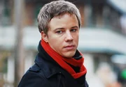 Martin (David Paryla) hat noch immer tiefe Gefühle für Kira. Martin (David Paryla) hat noch immer tiefe Gefühle für Kira.