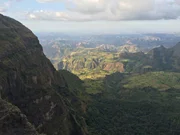Das Dach Afrikas: Die Simien Berge im Norden von Äthiopien – der höchste Berg ist der Ras Dashen mit 4.550 Metern Höhe. Das Dach Afrikas: Die Simien Berge im Norden von Äthiopien – der höchste Berg ist der Ras Dashen mit 4.550 Metern Höhe.