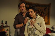Gregor will Fanny sofort in die Klinik bringen. Von links: Gregor Brunner (Holger M. Wilhelm) und Fanny Lechner (Katrin Lux).