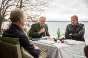 Hubert (Christian Tramitz, r.) und Girwidz (Michael Brandner, M.) interviewen Professor Reinfreid Gluck (Oliver Stritzel, l.), einen Kollegen des Toten. Hat er was mit dem Mord zu tun? Hubert (Christian Tramitz, r.) und Girwidz (Michael Brandner, M.) interviewen Professor Reinfreid Gluck (Oliver Stritzel, l.), einen Kollegen des Toten. Hat er was mit dem Mord zu tun?